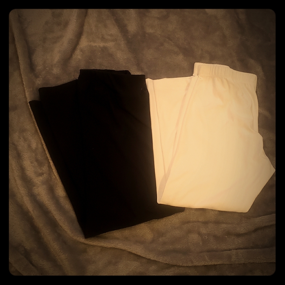 Lot 2 pair women's capris leggings